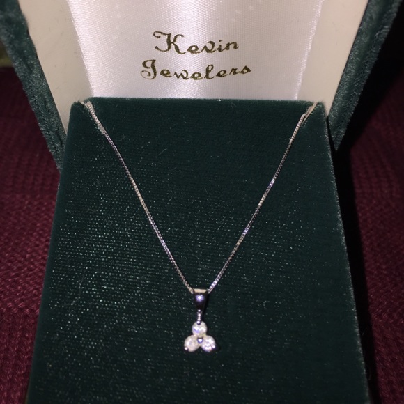 New 14k white gold Kevin Jewelers diamond necklace - Picture 2 of 3