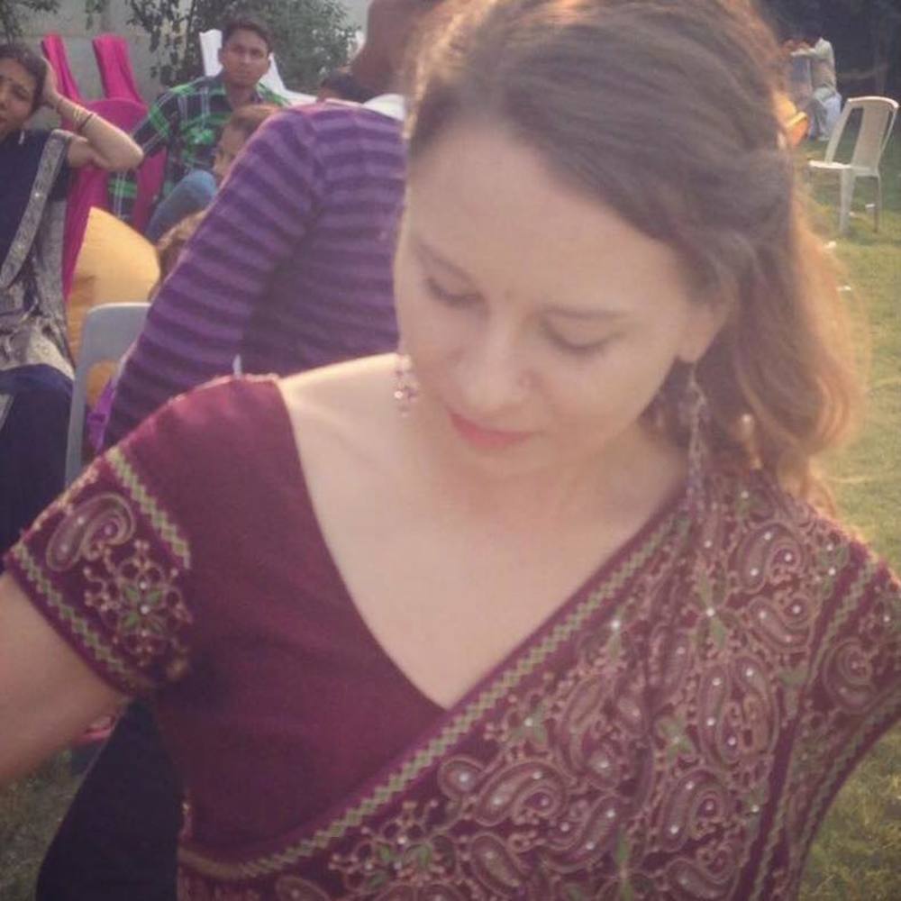 Meet your Posher, Ashira