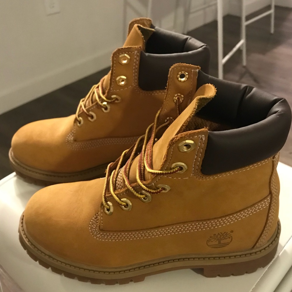Mint Condition Timberlands - Picture 2 of 3