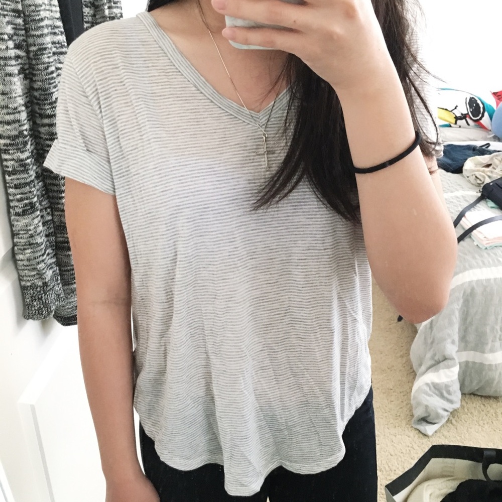 striped v-neck tee