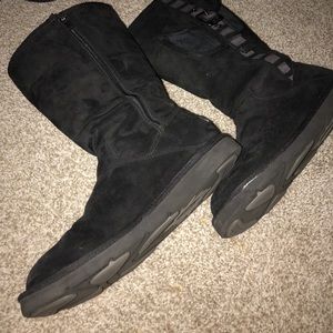 Ugg cargo boots