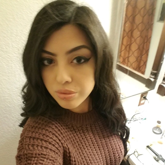 Meet your Posher, Monique - Picture 1 of 1