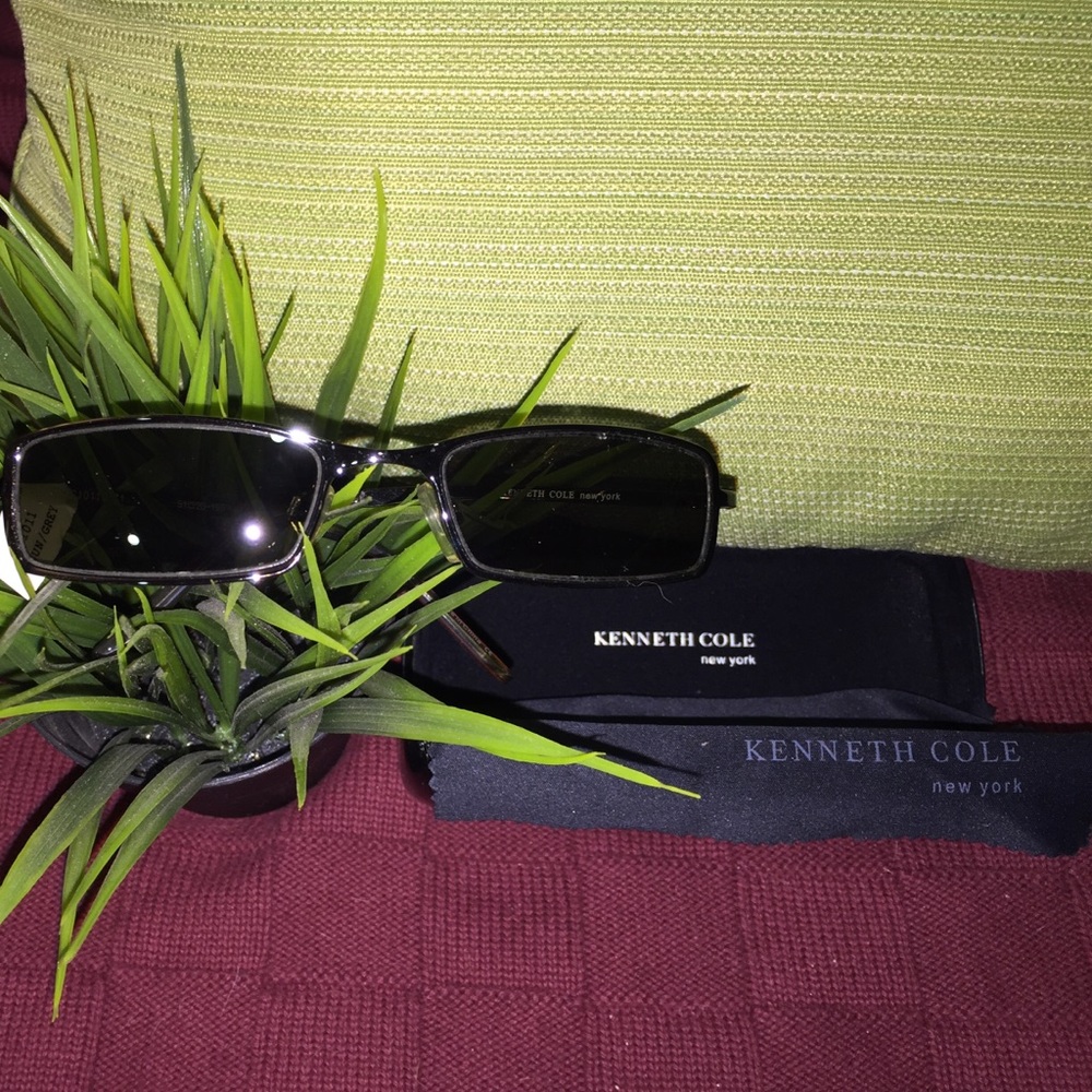 NWT Kenneth Cole New York ladies sunglasses
