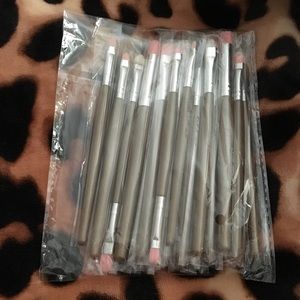 20 piece makeup brush set-olive/silver