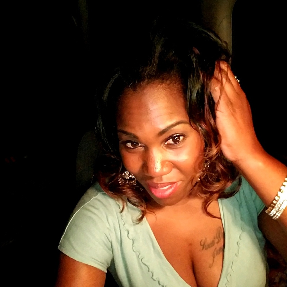 Meet your Posher, Nikkii