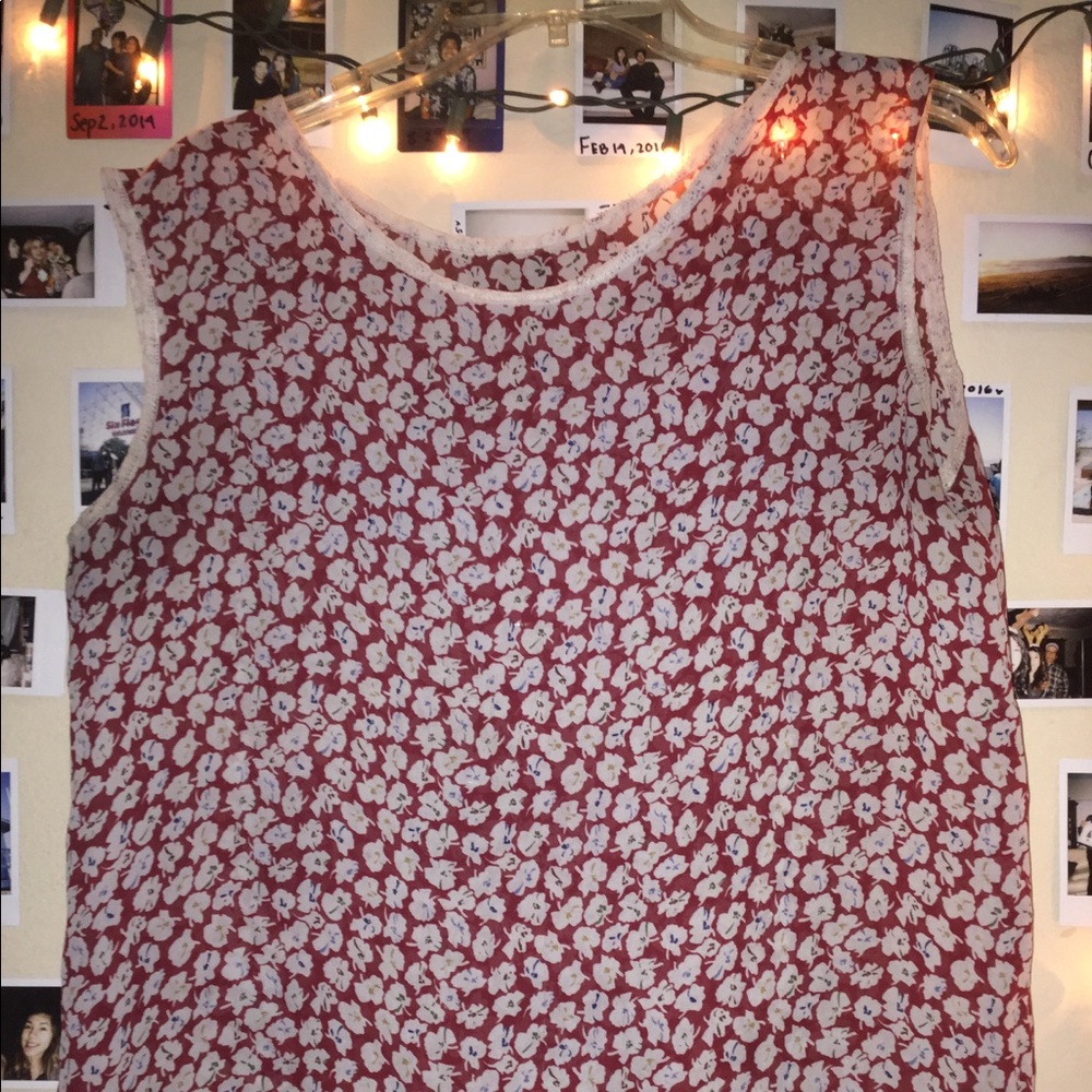Floral Top❣️ - Picture 2 of 5