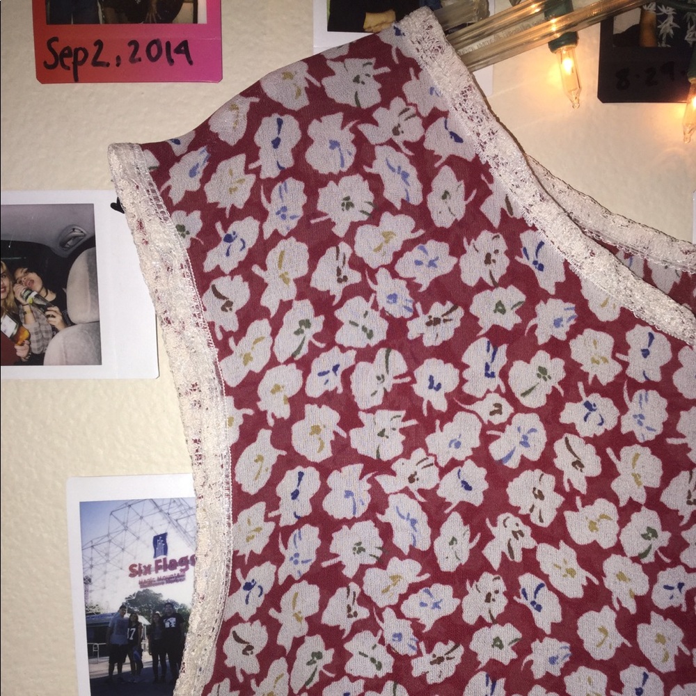 Floral Top❣️ - Picture 3 of 5