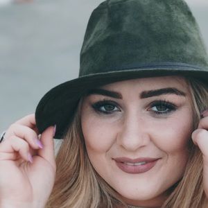 Meet your Posher, Chelsay