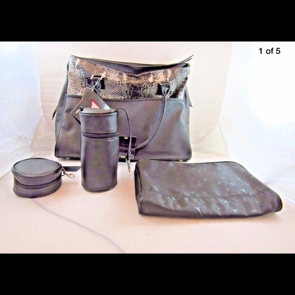 Guess Diaper Bag - Picture 5 of 5