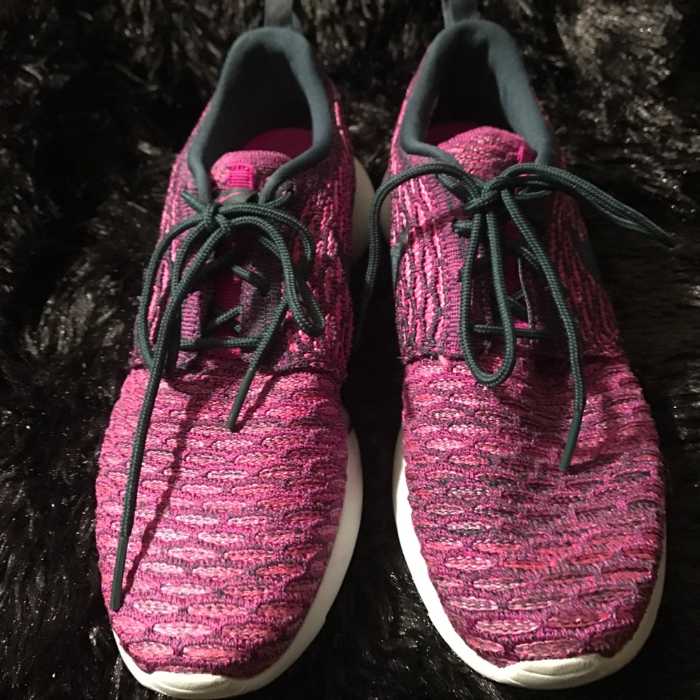 NIKE WOMENS ROSHE ONE FLYKNIT 704927-302 - Picture 7 of 8