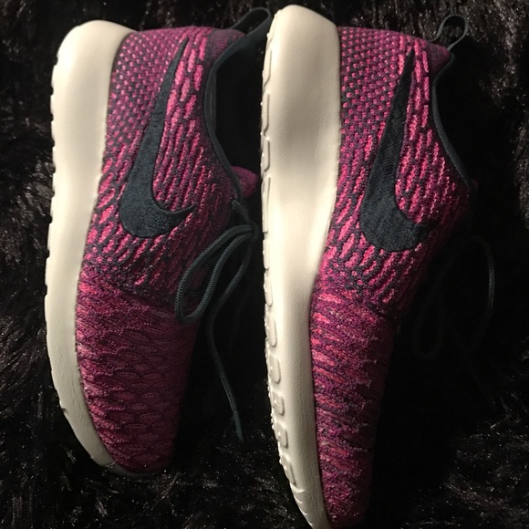 NIKE WOMENS ROSHE ONE FLYKNIT 704927-302 - Picture 4 of 8