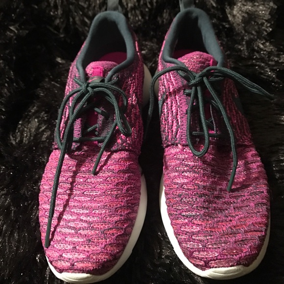 NIKE WOMENS ROSHE ONE FLYKNIT 704927-302 - Picture 7 of 8