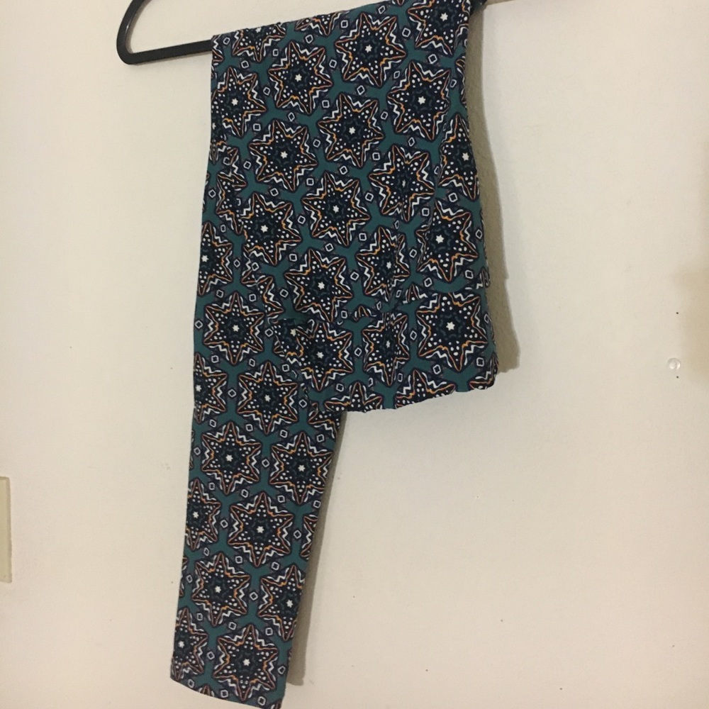 Beautiful Lularoe TC leggings like new