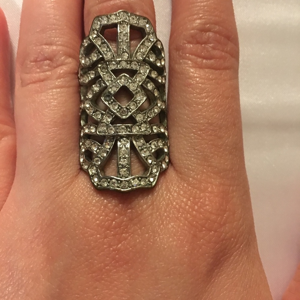 Large rhinestone ring. - Picture 3 of 5