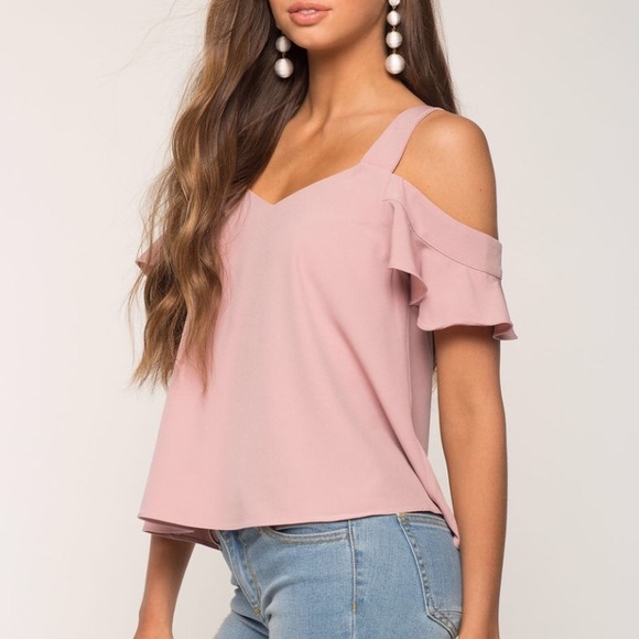 🆕 NWT Mauve Cold Shoulder Top- Small - Picture 2 of 8
