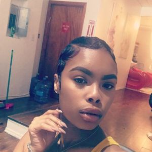 Meet your Posher, Justina