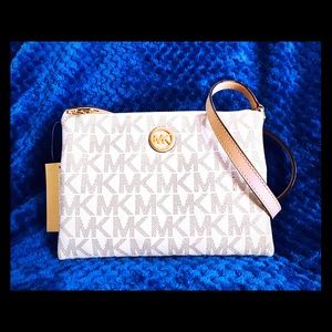 NWT!! Michael Kors crosbody purse