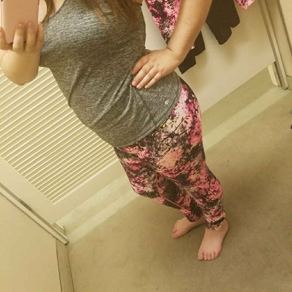 Workout leggings & Sweat proof top!