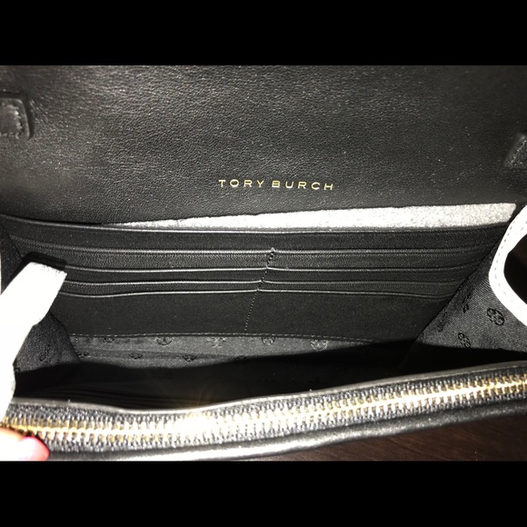 Tory Burch Robinson Crossbody Wallet - Picture 4 of 8