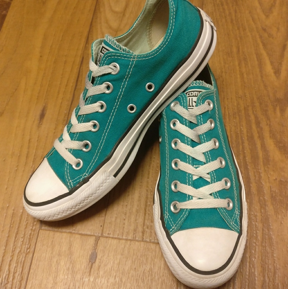 Green Classic Low Top Chucks