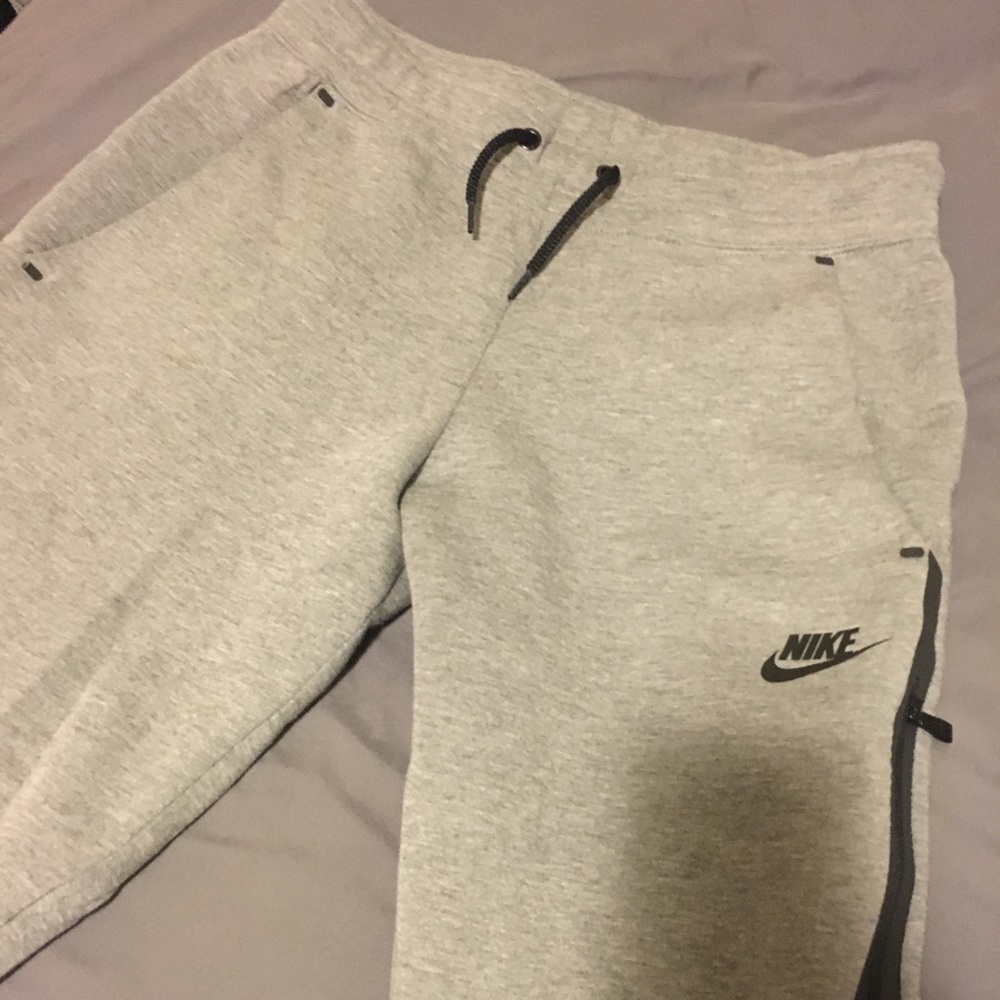 Nike tech joggers