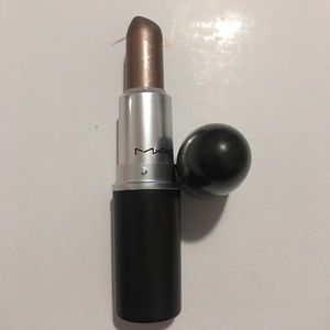 Mac Lipstick in Icon