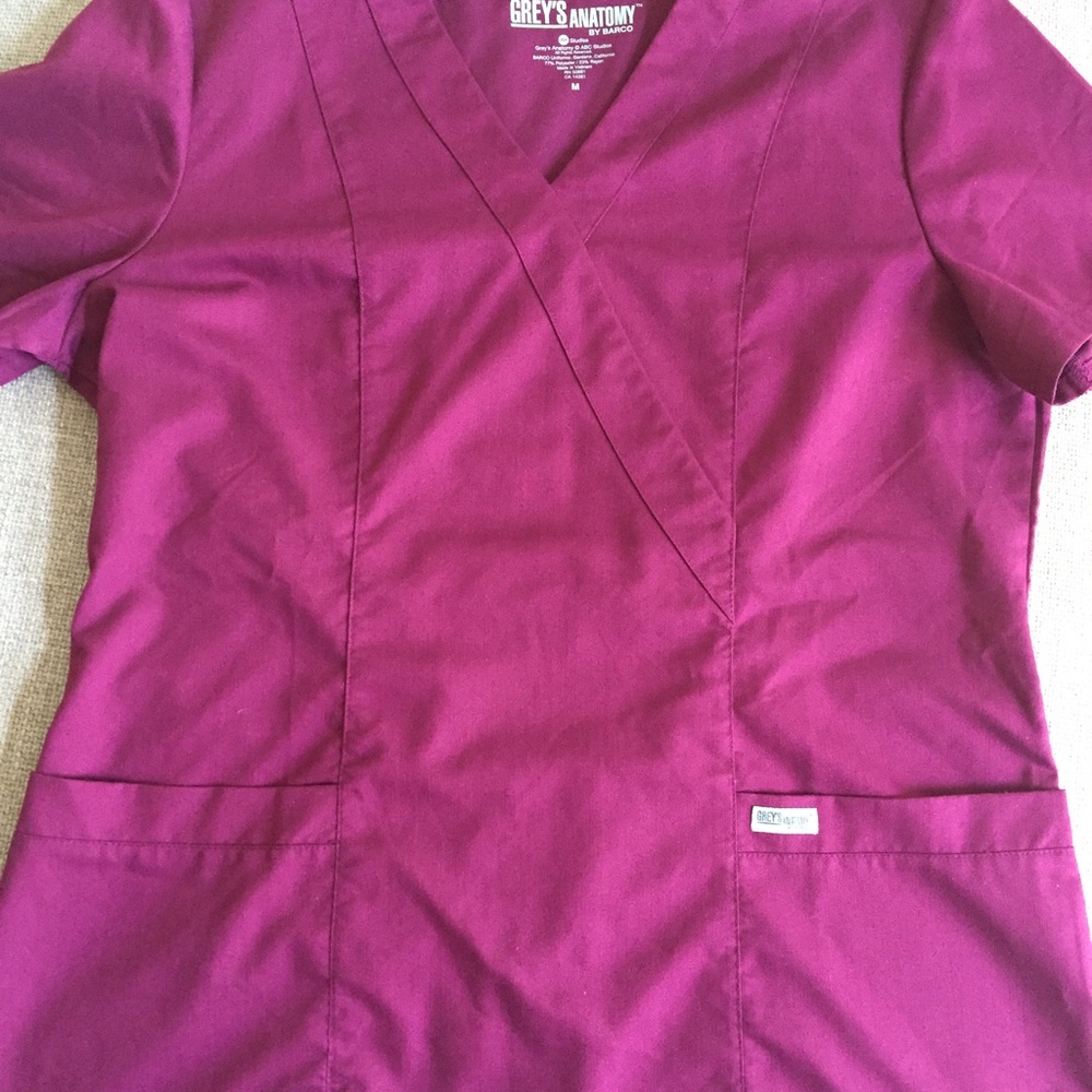 Greys Anatomy maroon scrub set