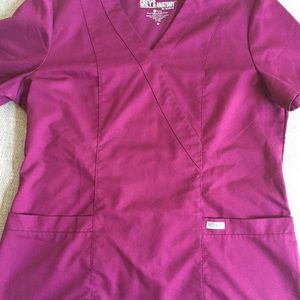 Greys Anatomy maroon scrub set