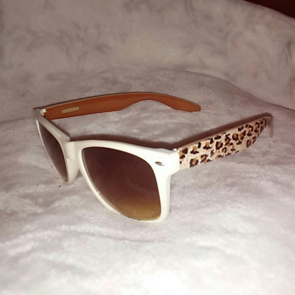 FOSTER GRANT POLARIZED WAYFARER DRIVER SUNGLASSES