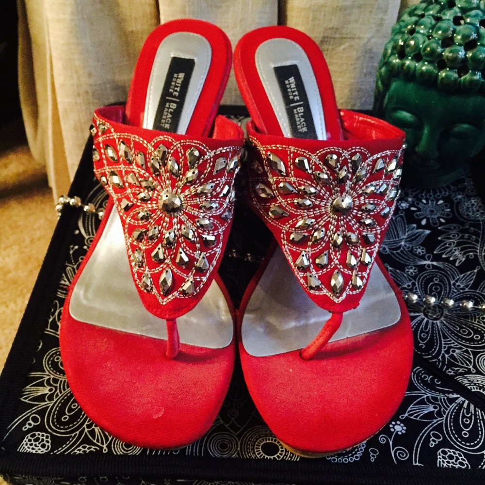WHBM Red Dazzle Thong Heels 👠