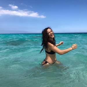 Meet your Posher, Kaia