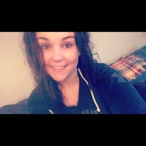 Meet your Posher, Courtney