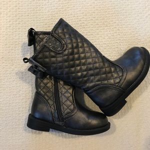NWOT graphite grey with shimmer girls boots. SZ 7