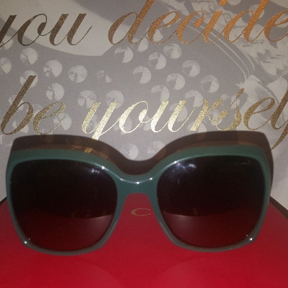 GUCCI SUNGLASSES