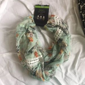 Women’s infinity scarf