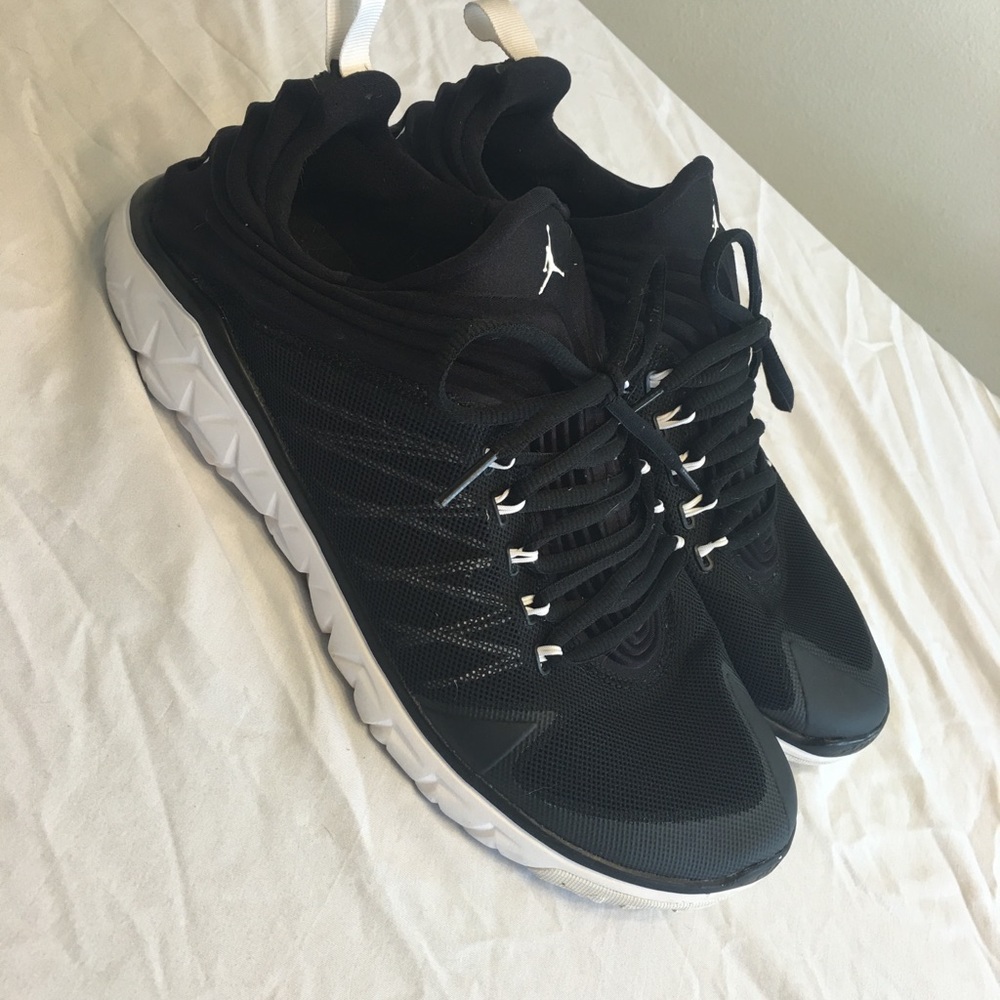 Black men's Jordan eclipse