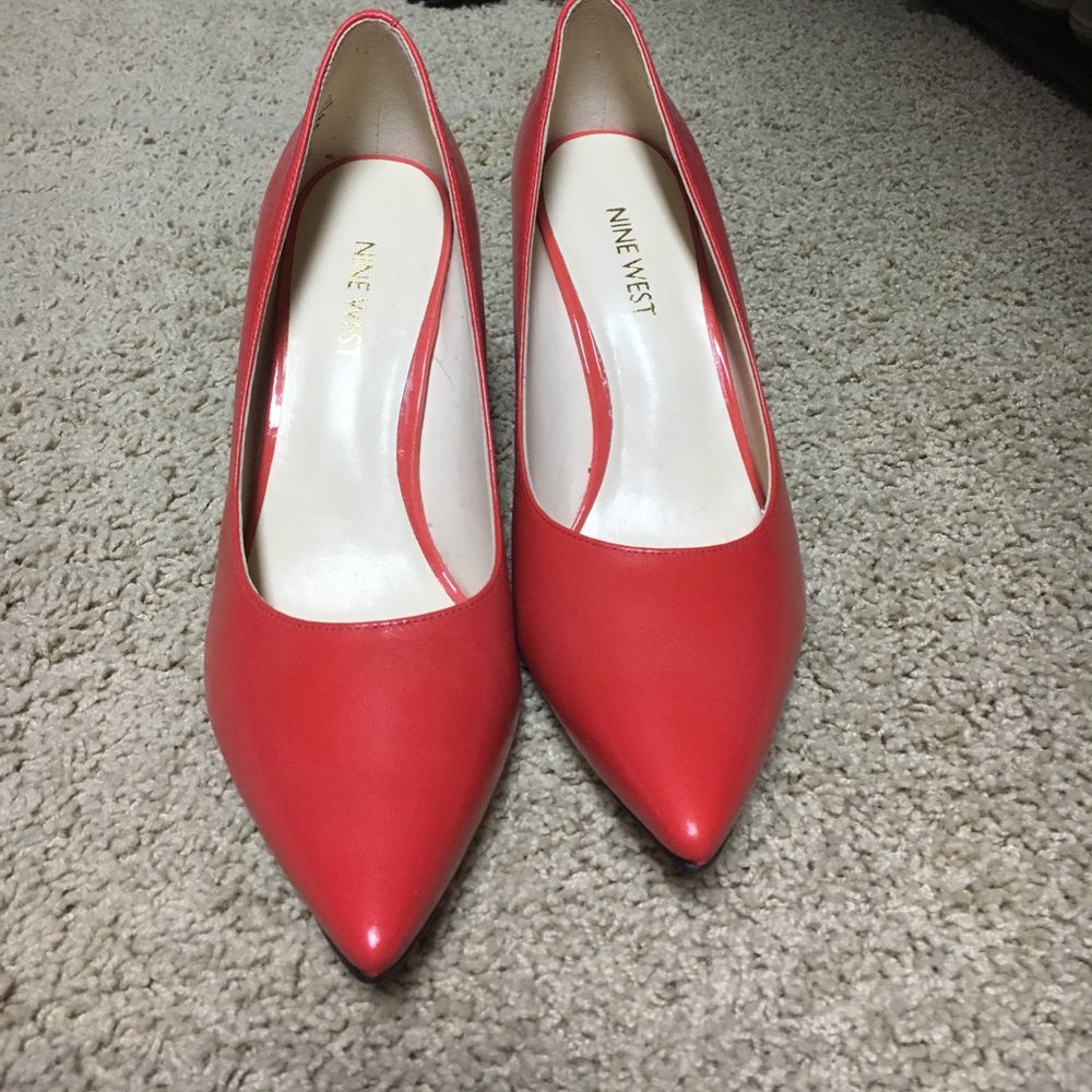 NWOT Nine West burnt red heels 7.5