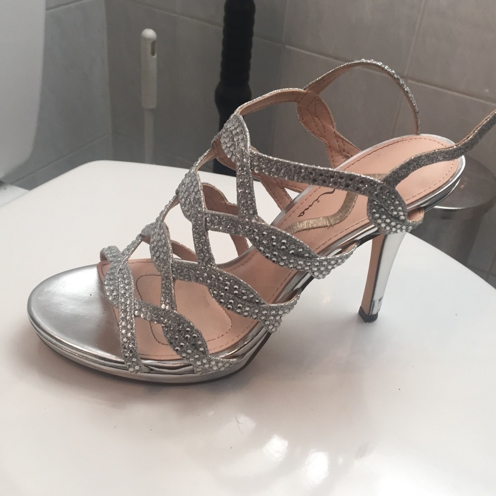 High heels - Picture 2 of 4