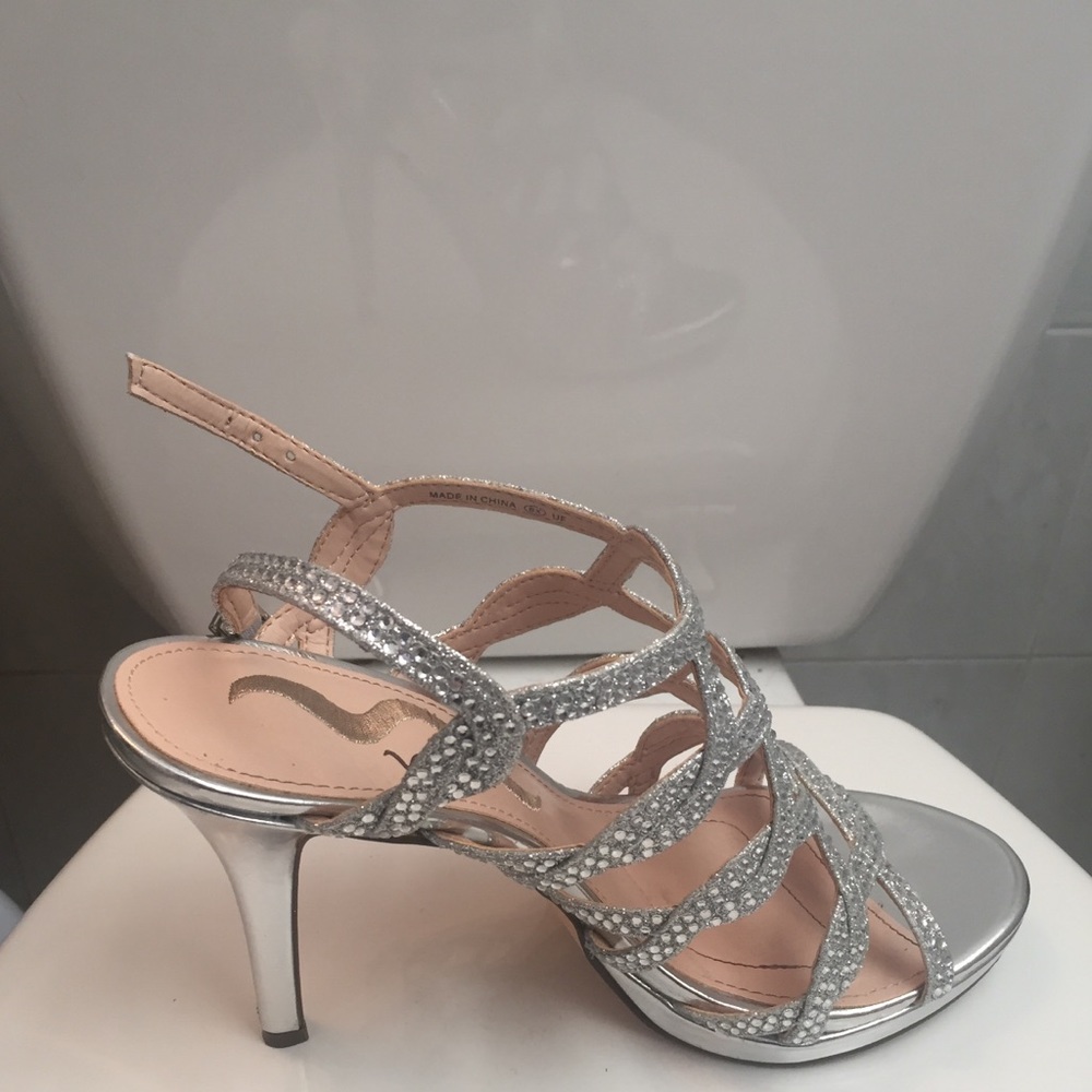 High heels - Picture 3 of 4