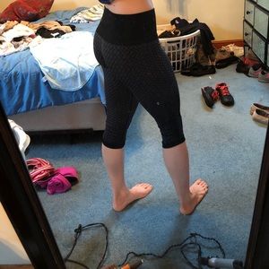 Lululemon flow and go crop size 6