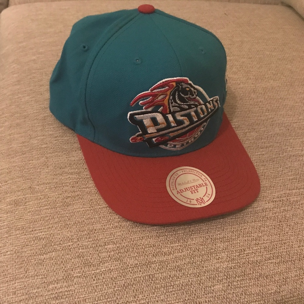 NBA Detroit Pistons Mitchell & Ness SnapBack