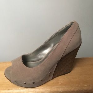 Torrid Wedges