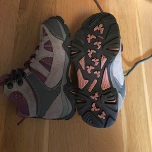 Hi-Tec Shoes - Girls hiking boots Hi-Tec Shoes - Girls hiking boots