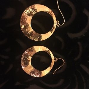 Elegant lightweight hoops