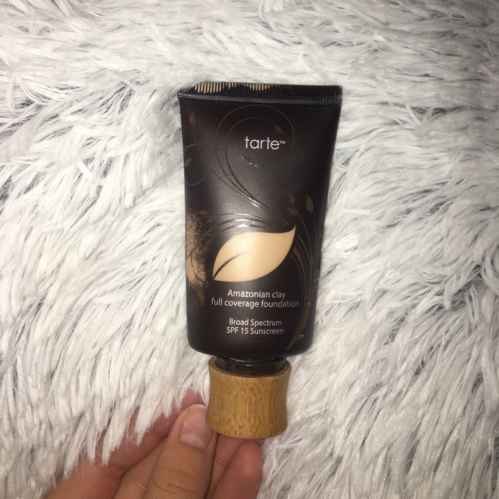 Tarte FAIRLY LIGHT Amazonian Clay Foundation