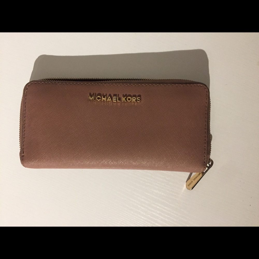 MICHAEL KORS ROSE GOLD WALLET
