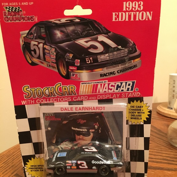 Model - Picture 1 of 4