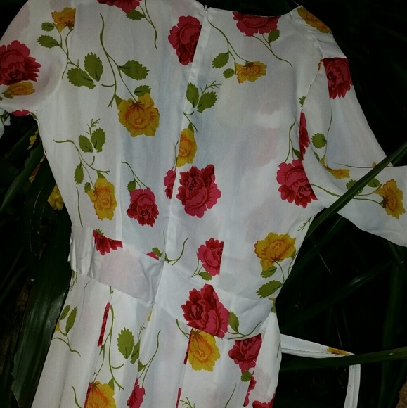 White with print romper, NWT, one size fits - Picture 3 of 3