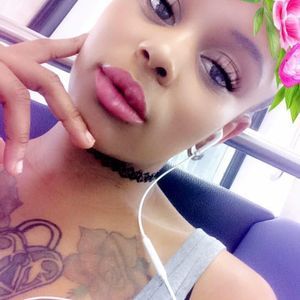 Meet your Posher, Lia