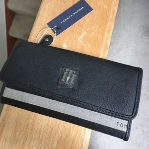 Tommy Hilfiger wallet